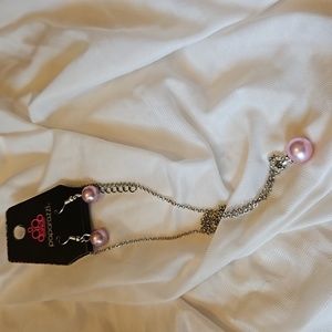 Paparazzi necklace and earrings.